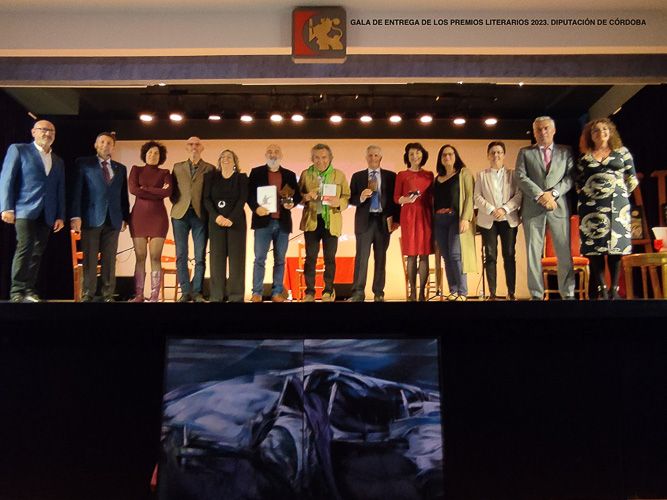 41. Estatuillas para premios 05