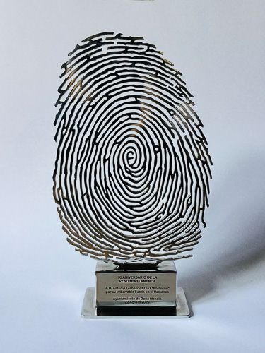 41. Estatuillas para premios 06
