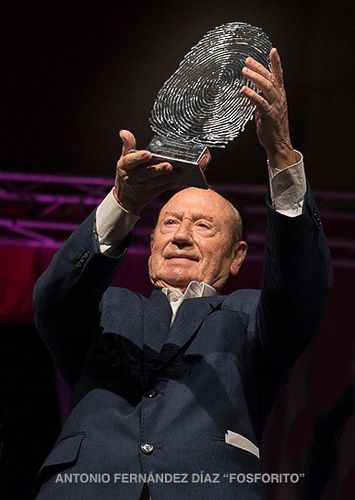 41. Estatuillas para premios 07