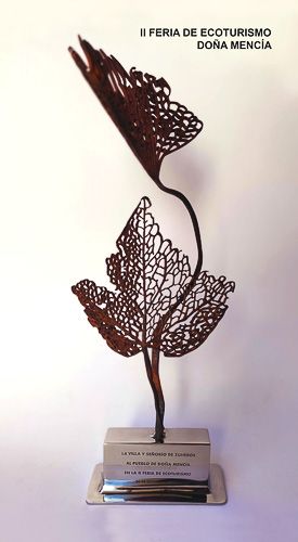 41. Estatuillas para premios 18.Premio II Feria Ecoturismo Doña Mencía con letras