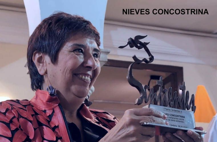 41. Estatuillas para premios 25.Nieves Concostrina