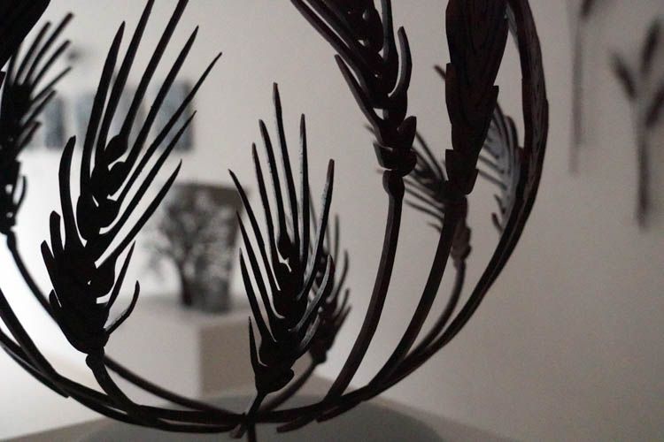 gallery 49. Dibujando el otoño en el aire y Tres proyectos de escultura pública 11 a