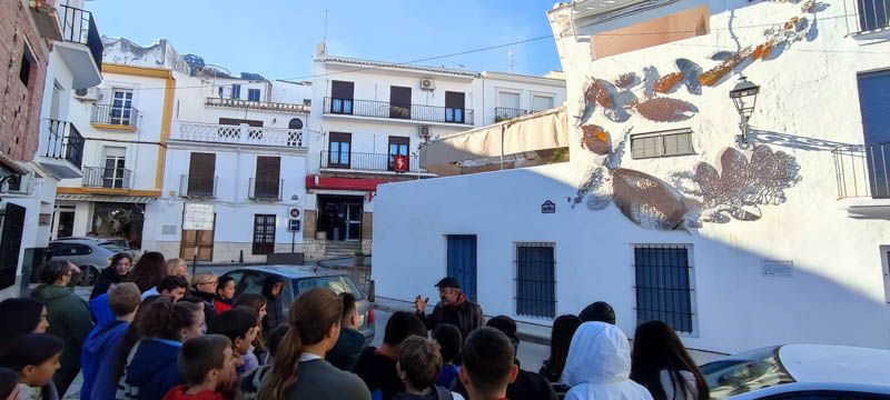 gallery 49. Dibujando el otoño en el aire y Tres proyectos de escultura pública 16 f