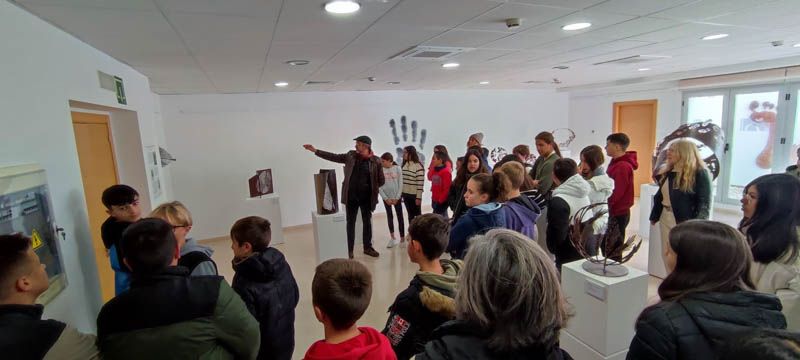gallery 49. Dibujando el otoño en el aire y Tres proyectos de escultura pública 17 g